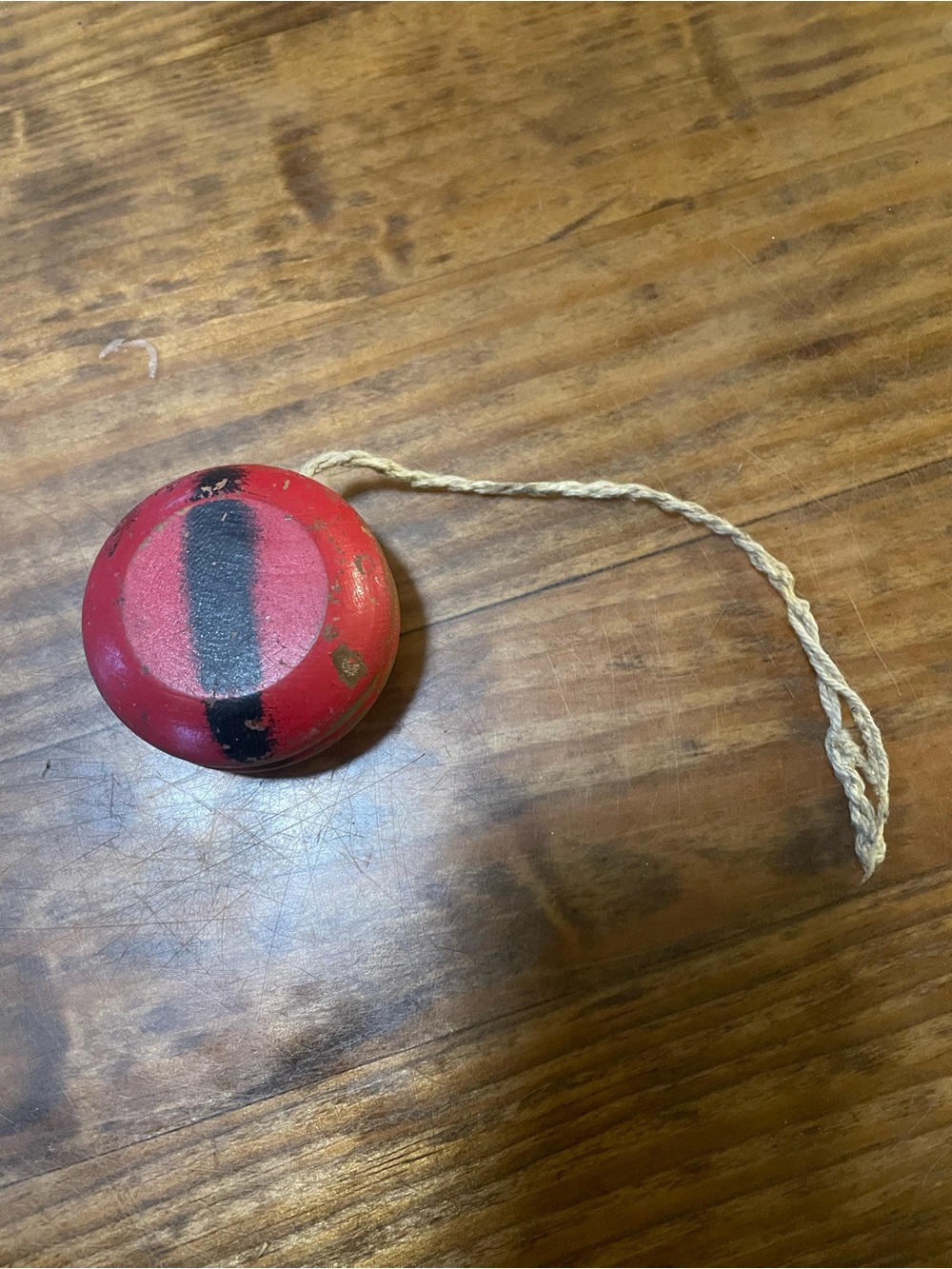 Vintage Rare Classic Wooden Yo-Yo in Red kids toys collectible